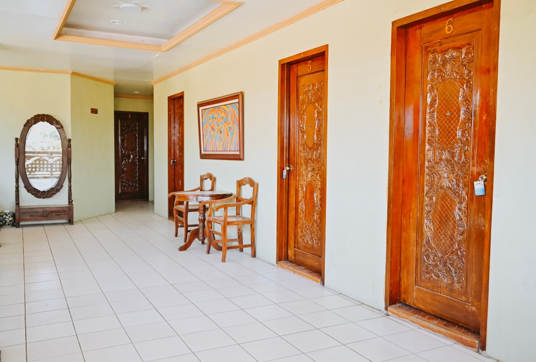 Cherries Hotel Room 6