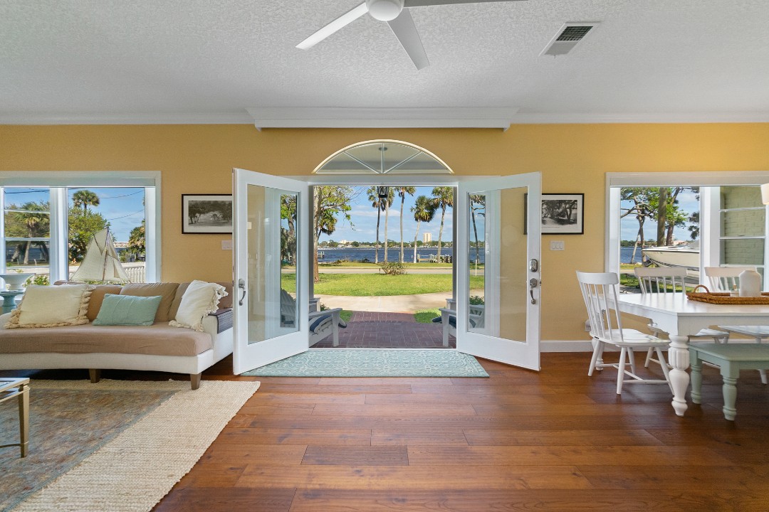 Riverside Drive House